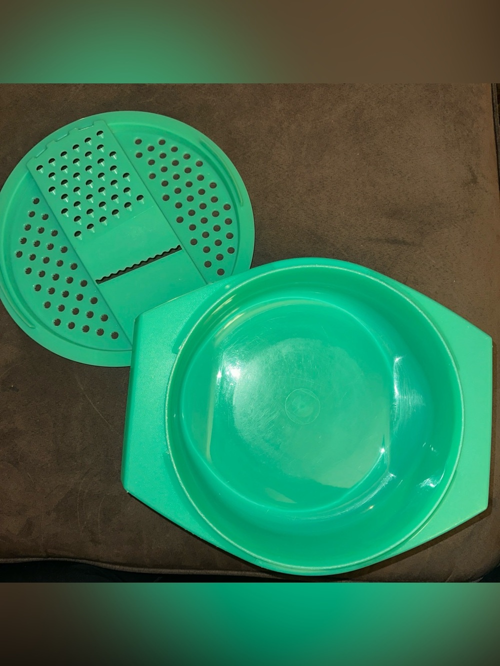 Vintage Tupperware Green Grater & Bowl Set